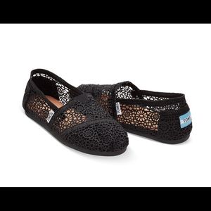 Black Crochet Woman’s Toms